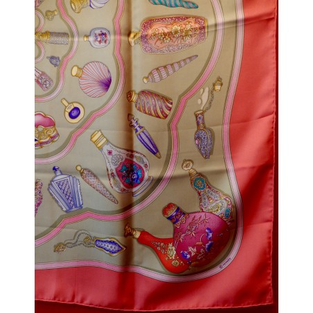 Carré Hermès En Soie - Motif Anciens Flacons & Oiseaux - 42,5 Cm - Foulard Vintage Occasion