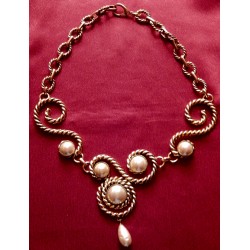 Collier ateliers Chanel...