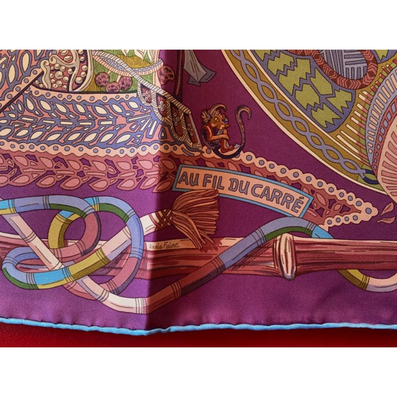 Foulard Carré Hermès En Soie - Modèle Vintage Multicolore - Occasion