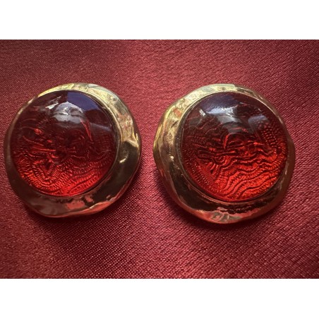 Boucles d'oreilles Yves Saint Laurent résine rouge et logo