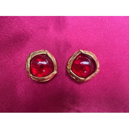 Boucles d'oreilles Yves Saint Laurent en provenance des ateliers Gripoix