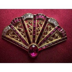 Broche Yves Saint Laurent...