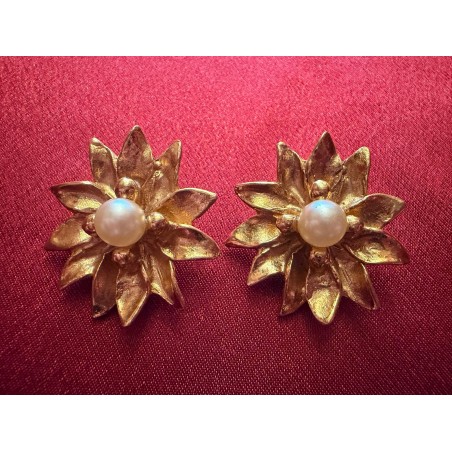 Boucles d'oreilles Yves Saint Laurent "Fleurs et perles"